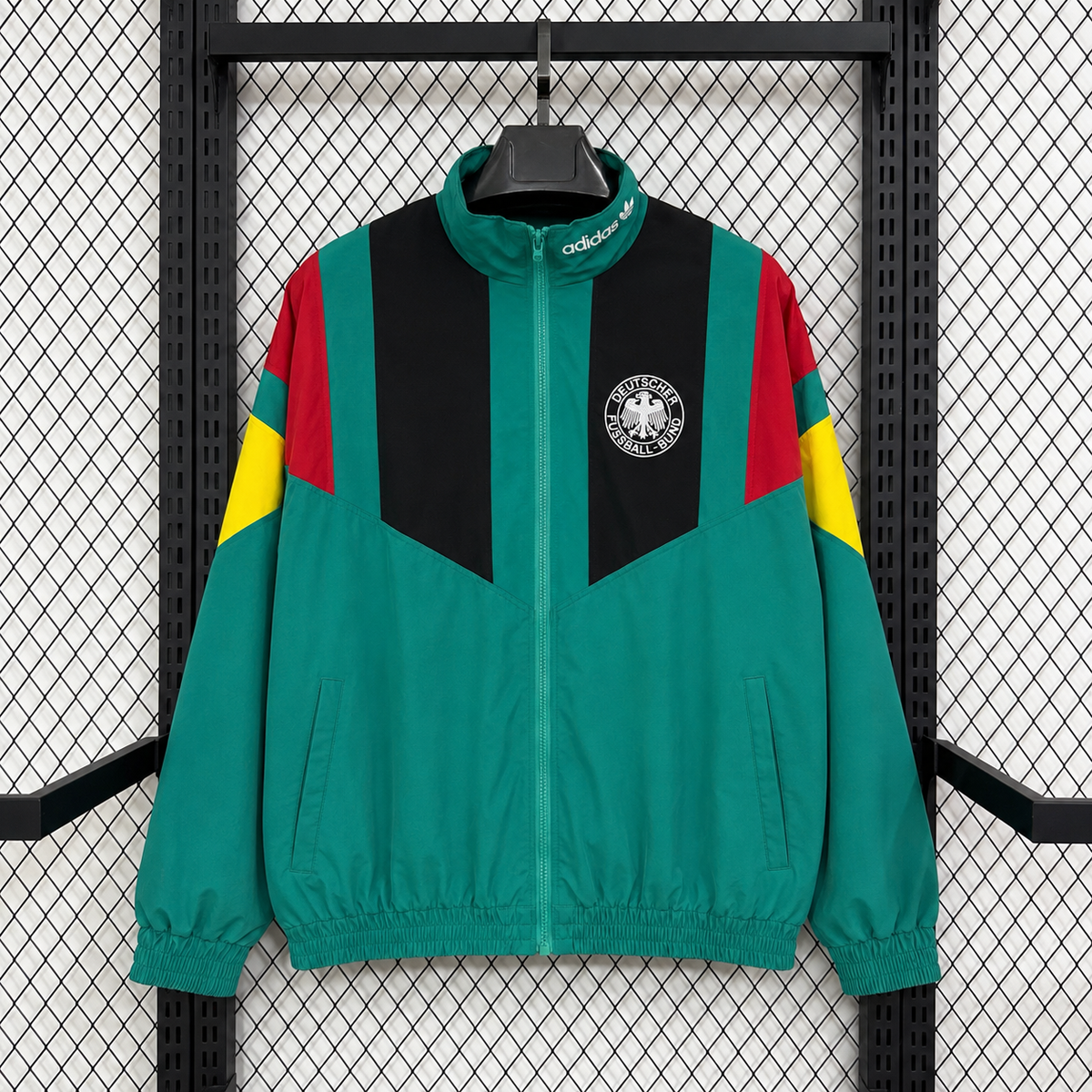 Cortavientos Alemania EQT Track Top